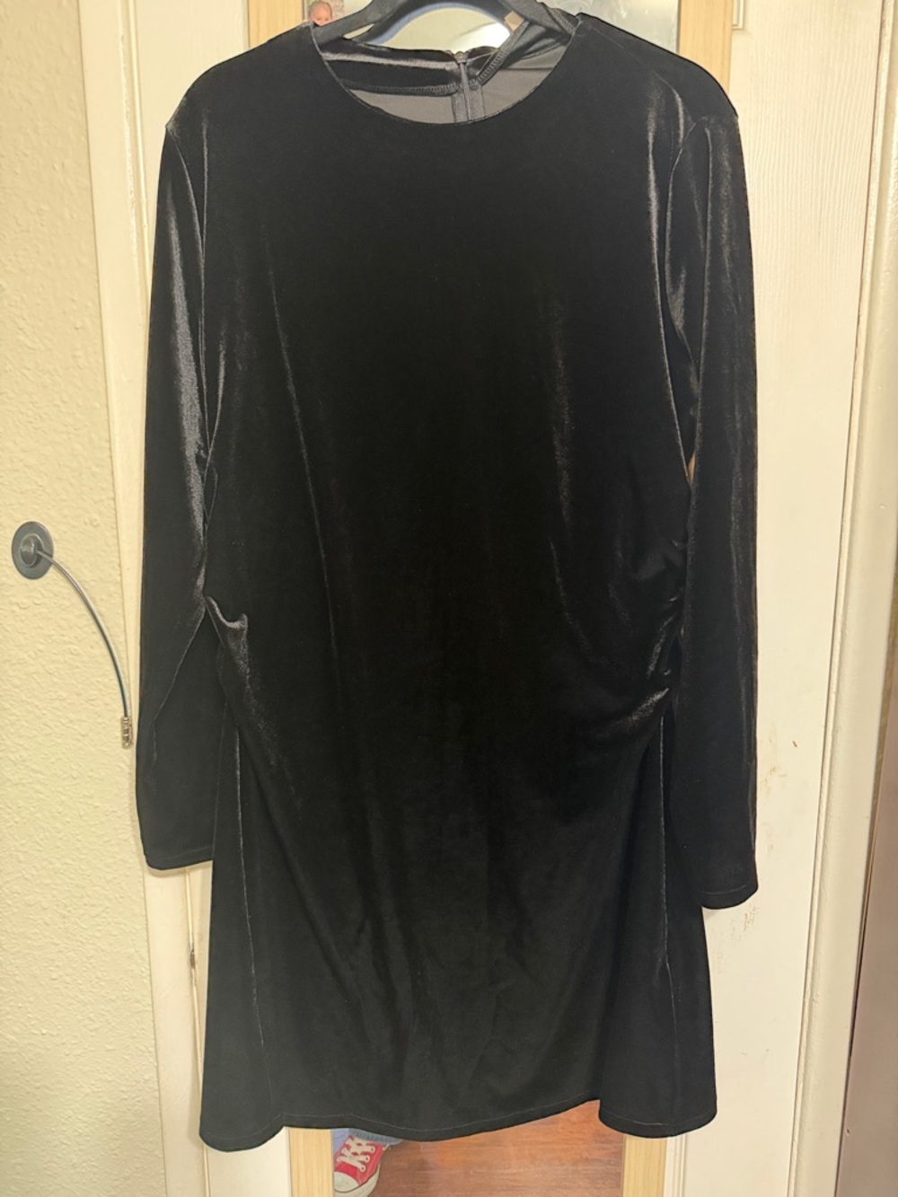 H&M Black Velvet Long Sleeve Shift Dress